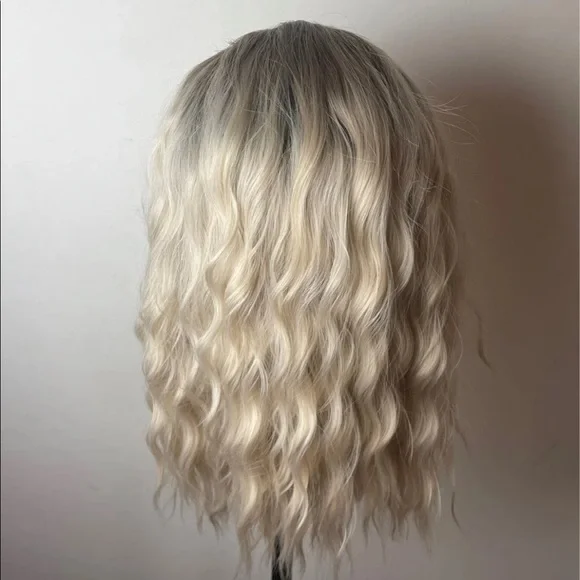- 💫 18” PLATINUM BLONDE BROWN ROOTS WAVY LACE FRONT WIG * NEW*